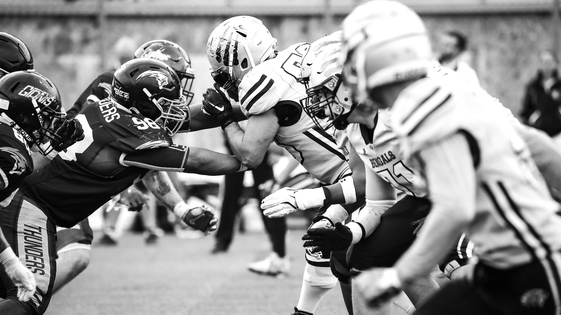 AMERICAN FOOTBALL